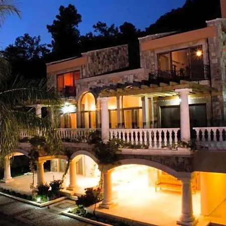 Sleeps 12 Air Con Wifi Villa Göcek